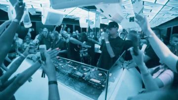 MK B2B IDRIS ELBA in the toilets @ Hi Ibiza