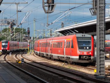 Erfurt Hauptbahnhof: Zwei DB-Triebwagen der Baureihe 612