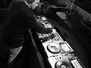 DJ JAN 100 % Vinyl Set @ Club Illusion