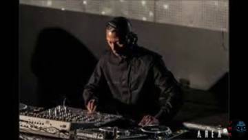 Techno-TV 17 JEFF MILLS LIVE IM TRESOR BERLIN 14.12.2000