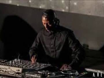 JEFF MILLS LIVE IM TRESOR BERLIN 14.12.2000