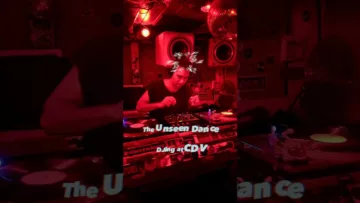 Ever witnessed a DJ’s dance behind the decks? 💃🏽🎵#unseen #djdance
