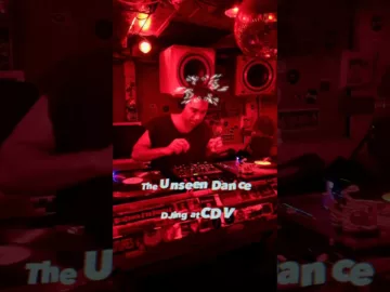 Ever witnessed a DJ’s dance behind the decks? 💃🏽🎵#unseen #djdance