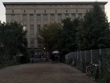 Techno & Pizza im Berghain