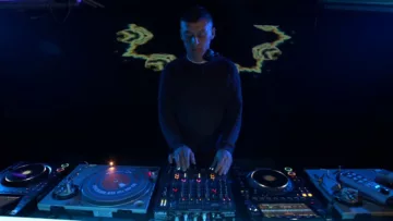 Techno-TV 8 DILIVIUS LENNI// Distillery | Räucherkammer | Villa Hasenholz – TENSIØN