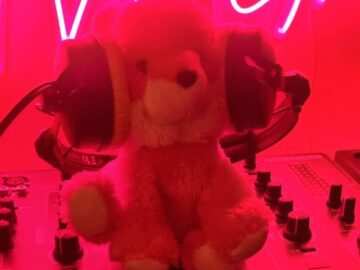 LA Ramazotti // Hold Me Tight @ Distillery // 24.12.2022