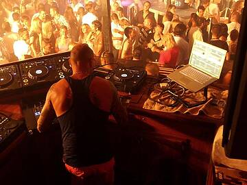 Techno-TV 22 Pacha sr_032